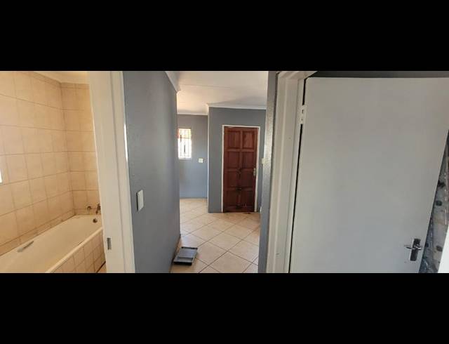 2 BEDROOM HOUSE FOR SALE IN SOSHANGUVE XX